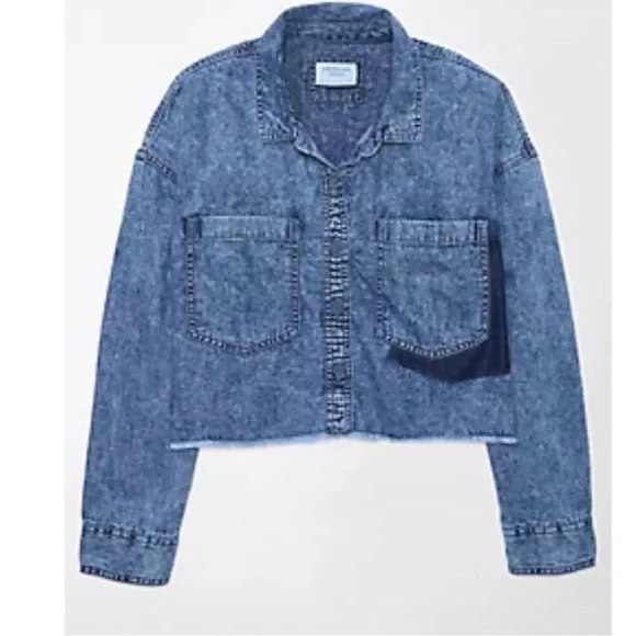 American Eagle Outfitters AE CROPPED DENIM BUTTON-UP SHIRT - Picture 1 of 3